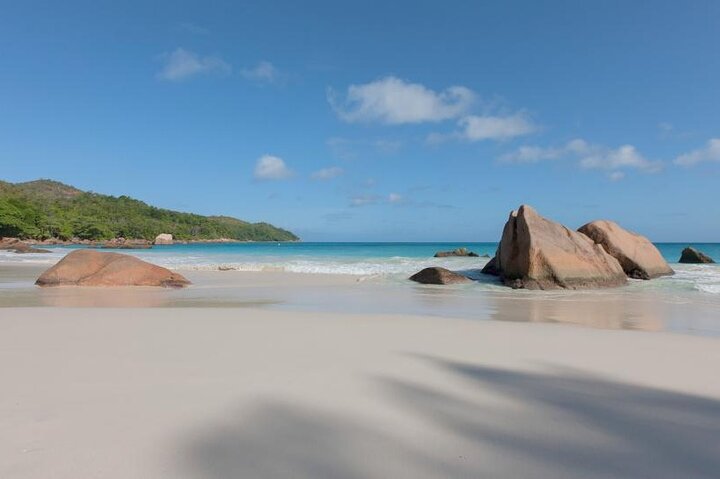 Discover Praslin Island Tour - 04 hours