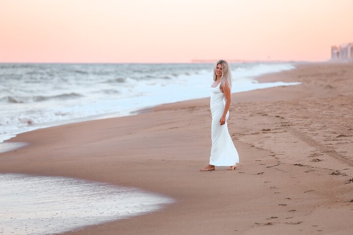 Private Vacation Photoshoot with Photographer in Virginia Beach