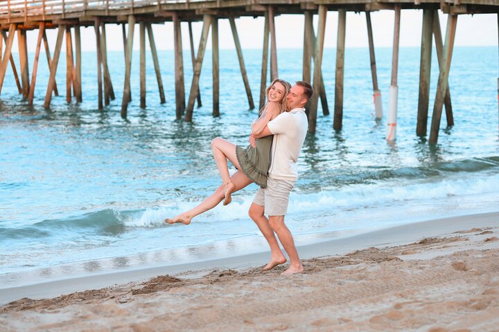 Private Vacation Photoshoot with Photographer in Virginia Beach