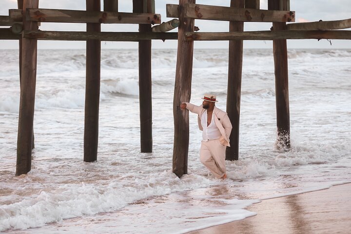 Private Vacation Photoshoot with Photographer in Virginia Beach
