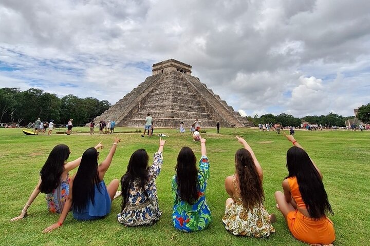 Chichen Itza: Tour with Expert Guide without lines!