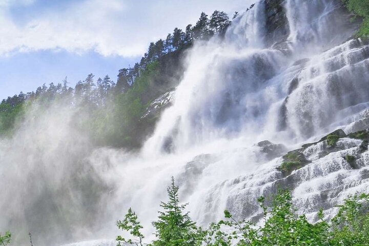 Flam Railway, Nærøyfjorden Cruise and Stegastein Viewpoint