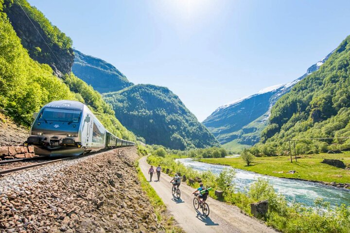 Flam Railway, Nærøyfjorden Cruise and Stegastein Viewpoint