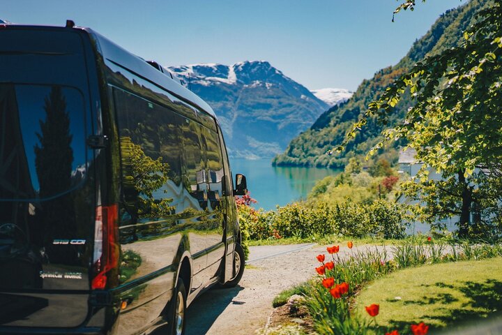Flam Railway, Nærøyfjorden Cruise and Stegastein Viewpoint