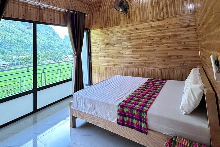Ha Giang Loop 3D2N Private Car Tour (English speaking Driver)