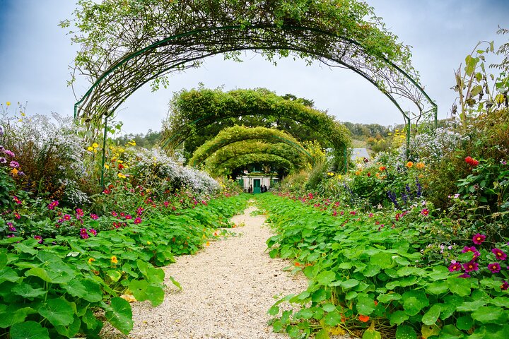 Monet’s House & Gardens Giverny Small Group Tour from Paris