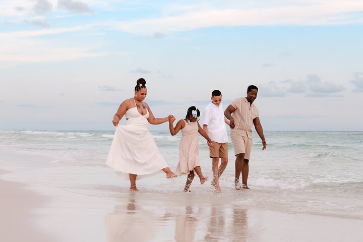 Private Vacation Photoshoot with Photographer in Isle of Palms