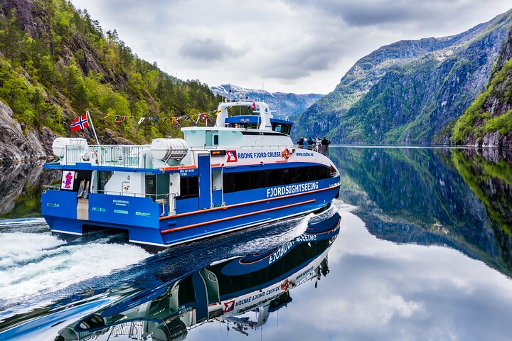 Bergen: Half-day fjord cruise to Mostraumen
