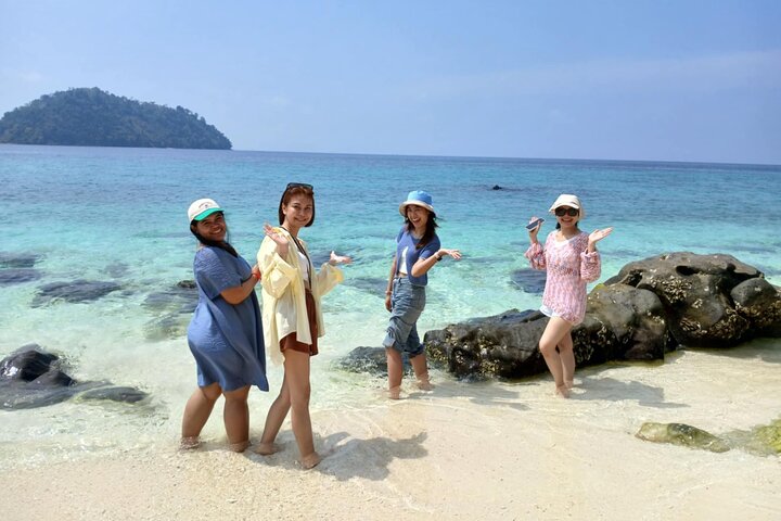 Koh Lipe 4 Islands Snorkeling and Sunset by Longtail Boat