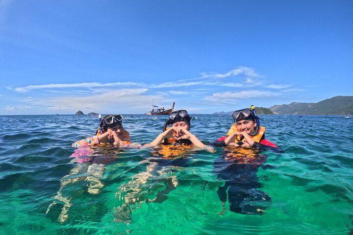 Koh Lipe 4 Islands Snorkeling and Sunset by Longtail Boat