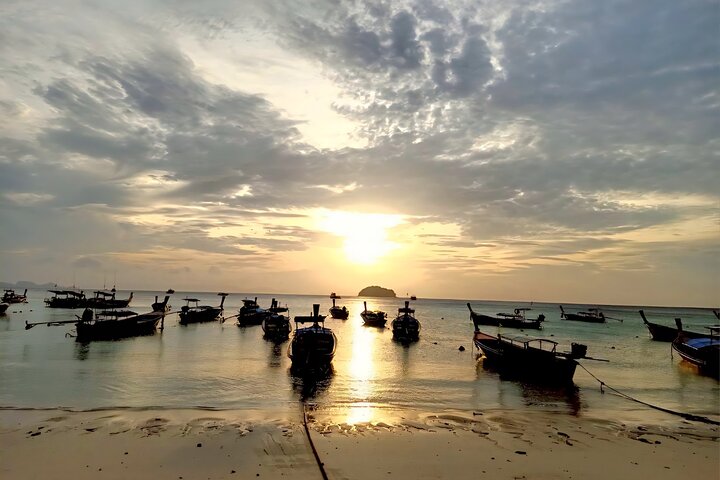 Koh Lipe 4 Islands Snorkeling and Sunset by Longtail Boat