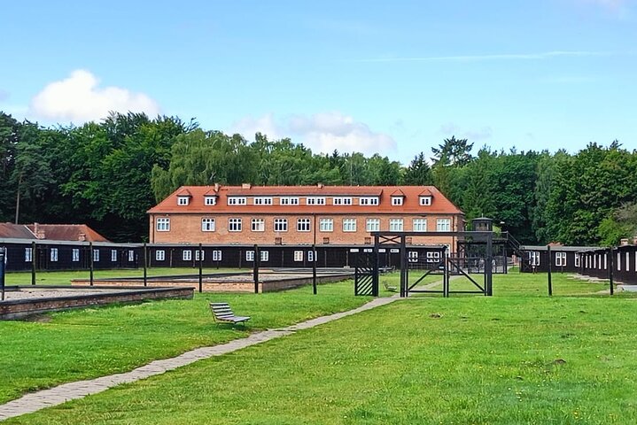 Stutthof Concentration Camp English Tour with Gdansk Hotel pickup