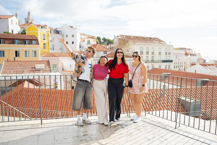 Private Lisbon Sightseeing Tuk-Tuk Tour: Alfama, Belém & More