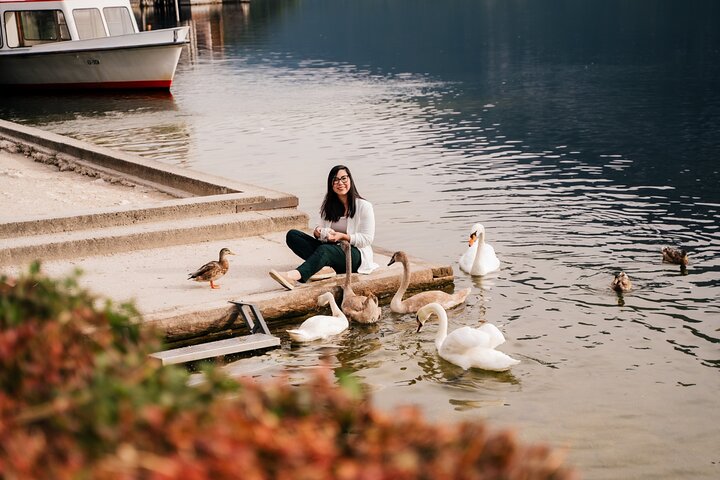 Private Vacation Photoshoot with Photographer in Hallstatt