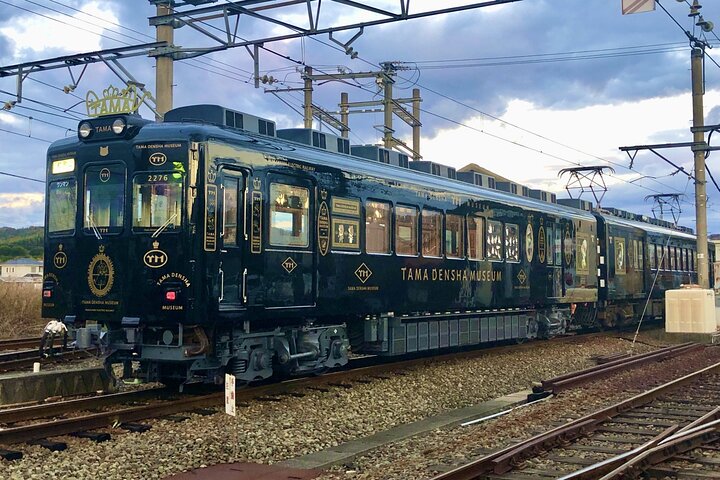 Wakayama: Cat Stationmaster Adventure on the Kishigawa Line