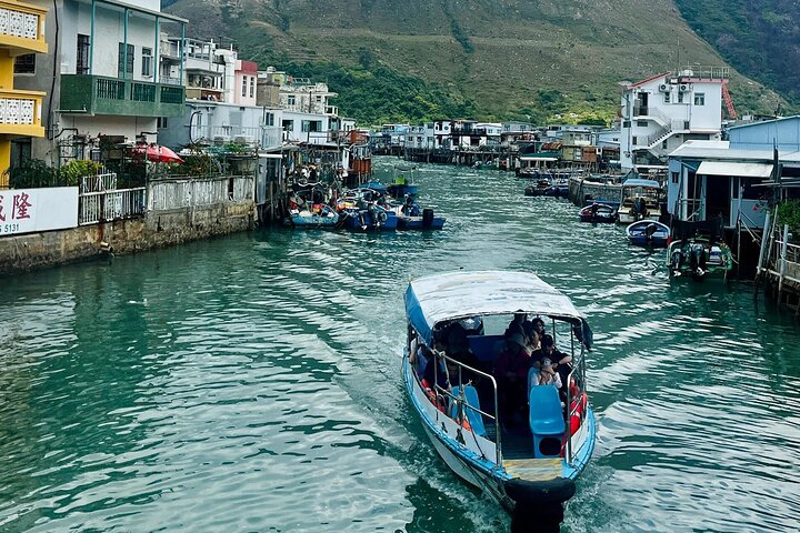 Lantau Island: Big Buddha, Crystal Cabin Cable Car & Tai O Pickup