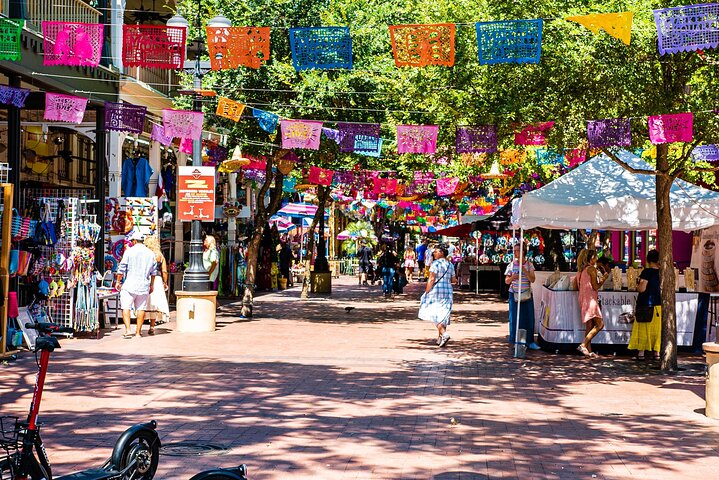 San Antonio Riverwalk Tour with Cruise