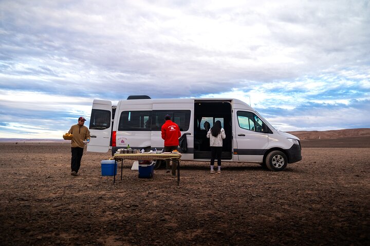 Full Day Tour to Piedras Rojas, Altiplanic Lagoons and Chaxa