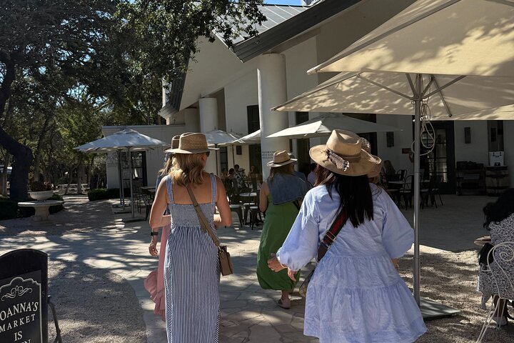 Wine Tour Pros - Private Fredericksburg Wine Tour Up to 11 people