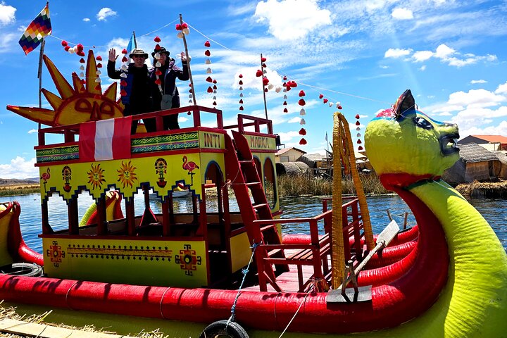 3h Boat Tour to Uros Island from Puno