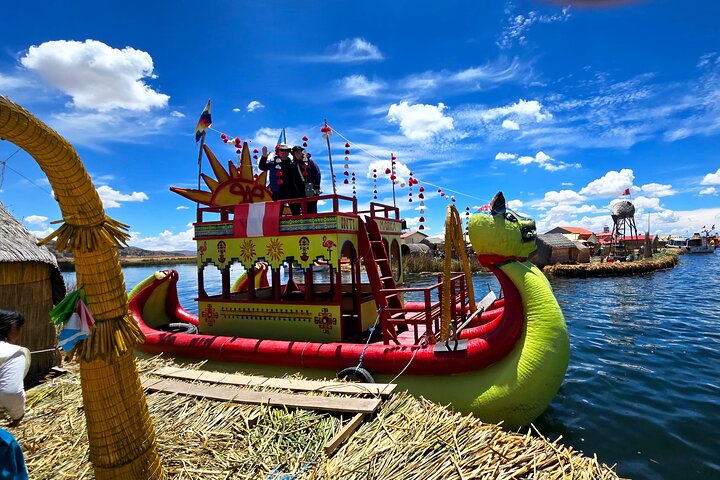 3h Boat Tour to Uros Island from Puno