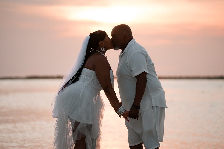 Private Vacation Photoshoot with Photographer in Gulf Shores