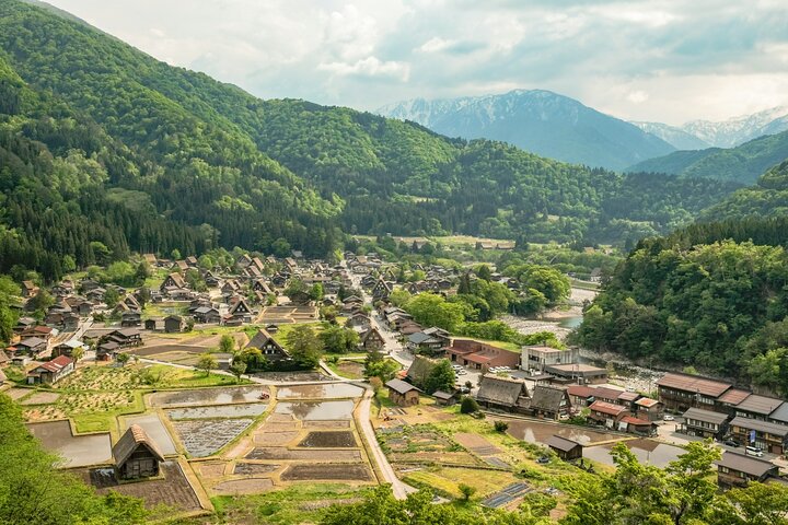 Shirakawago & Kanazawa from Kyoto by bullet train