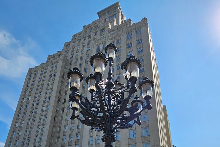 A Taste of Two Cities: St. Louis Food + History Walking Tour