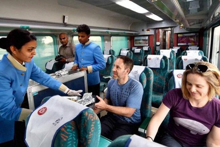 Same Day Taj Mahal Tour by Gatimaan Express Train