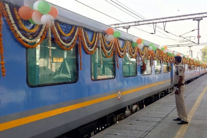 Same Day Taj Mahal Tour by Gatimaan Express Train