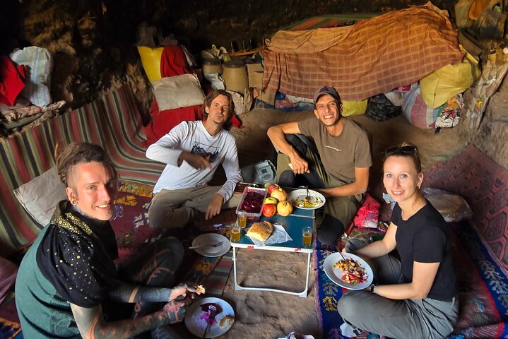 Hike & Overnight With Nomads Families