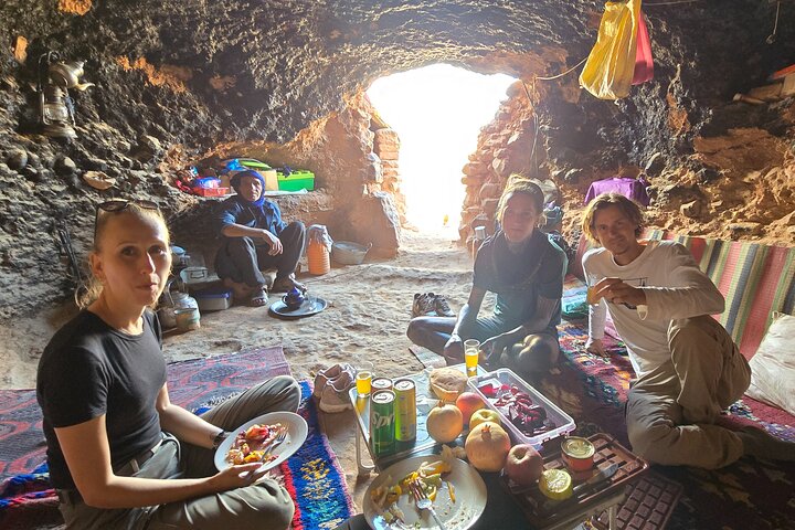 Hike & Overnight With Nomads Families