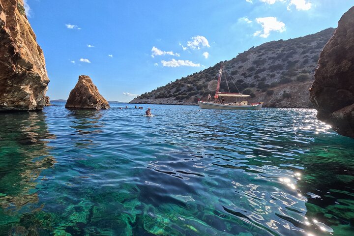 Naxos: Shared Traditional Boat Trip to Rina Cave from Panermos.