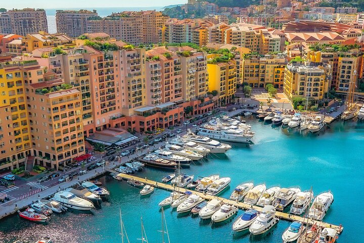 Monaco Like a Local: Private VIP Walking Tour F1, Casino & Palace