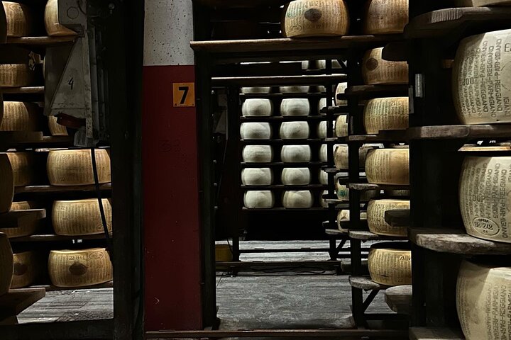 Parmesan Cheese Tour and Tasting in Modena