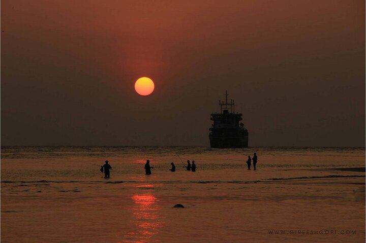 4 Days Best of Kerala Tour with Private Houseboat, Sightseeing & Car