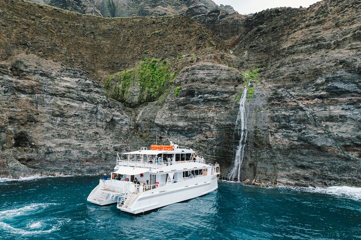 Kauai: Luxury Na Pali Snorkel Experience aboard Lady Kailani
