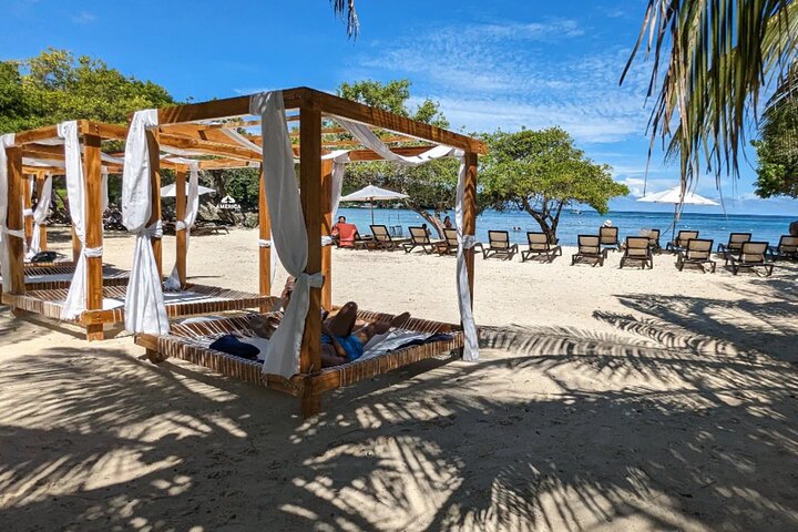 Cartagena's Rosario Islands 5-Site Boat Tour with Lunch & Snorkel