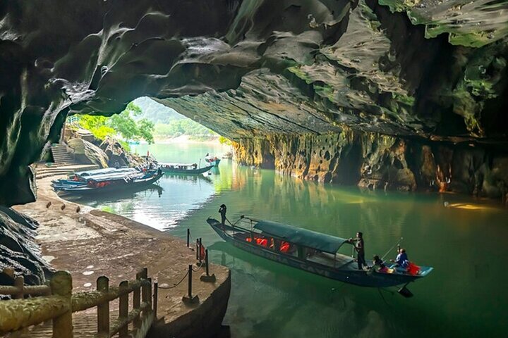 Zipline Dark Cave and Phong Nha Cave Explorer’s Day Tour