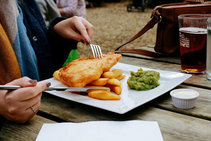 Stonehenge, Windsor Castle and Bath with Pub Lunch in Lacock