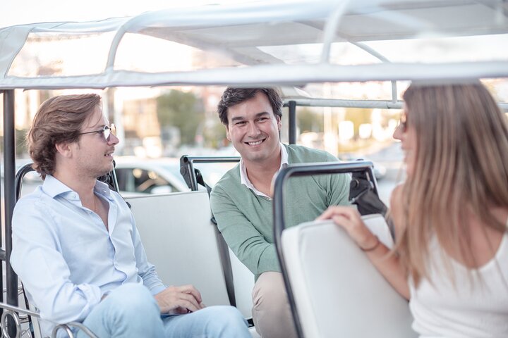 Tour Welcome Madrid in Eco Tuk Tuk Private with Local Guide