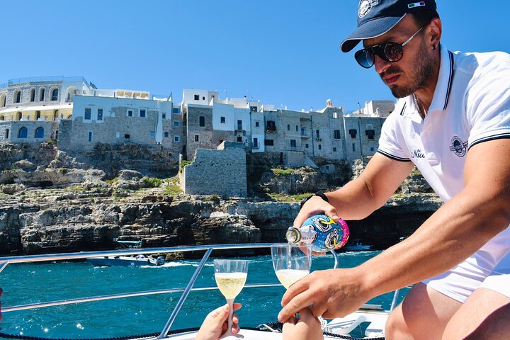 Boat Tour of the Polignano a Mare Coast with Aperitif