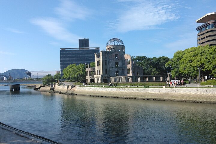 Hiroshima Cruise Pickup : Miyajima & Peace Park Tour with car