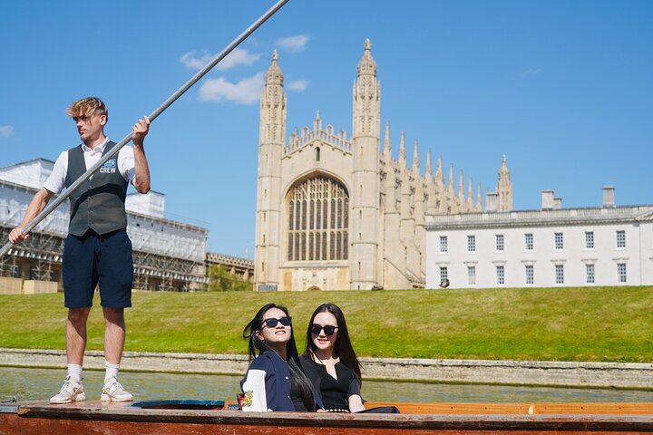 Cambridge Walking and Punting Shared Combined Tour