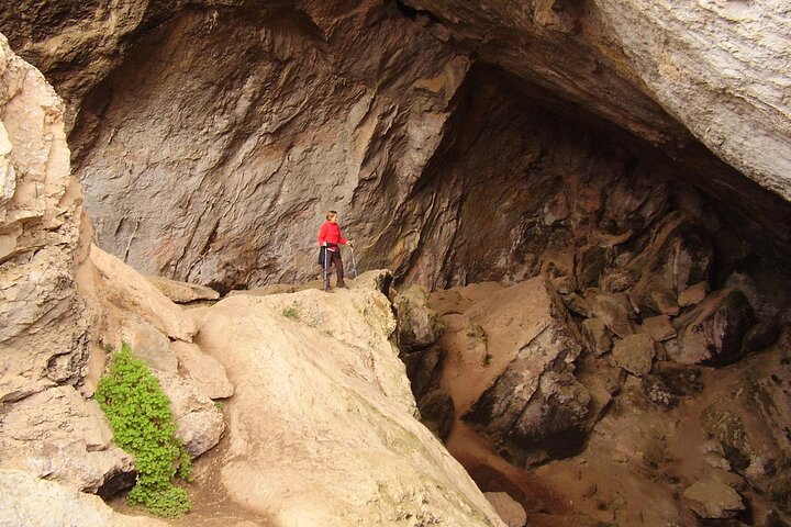 From Valencia: Montanejos Thermal Pools + Hiking, Rafting, Kayak