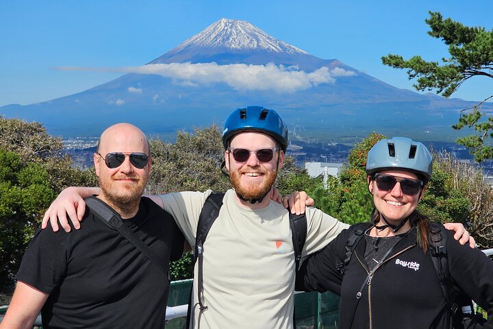 Mt. Fuji Private Guided E-Bike Tour : Fuji City