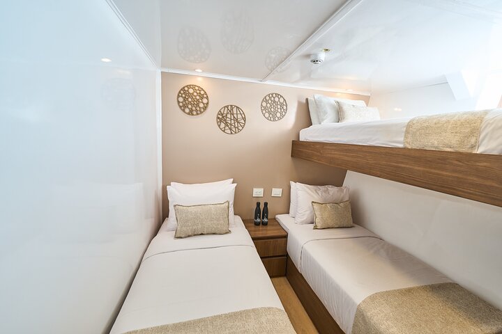 5-Day Galapagos Cruise: Itinerary B (East) aboard Monserrat Yacht