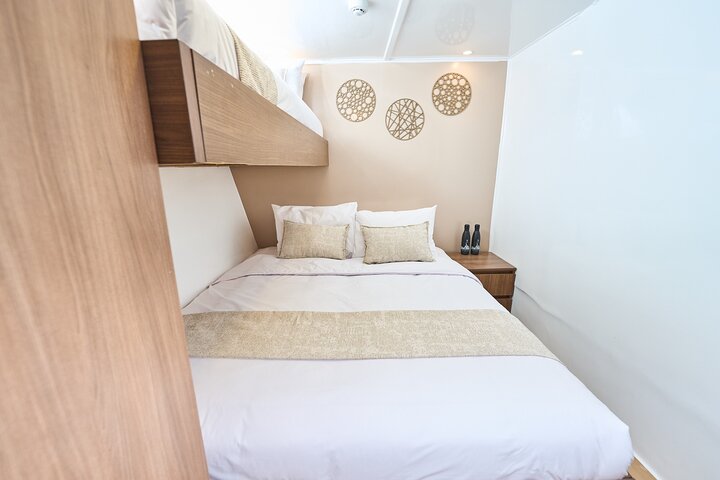 5-Day Galapagos Cruise: Itinerary B (East) aboard Monserrat Yacht