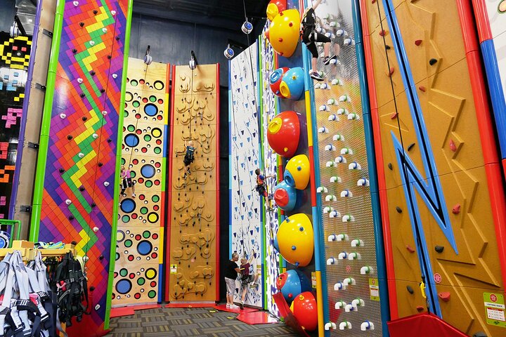 West Michigan Adventure Park with Ropes Climbing and Zip Lines