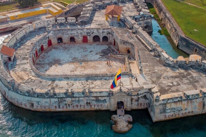 Cartagena's Rosario Islands 5-Site Boat Tour with Lunch & Snorkel